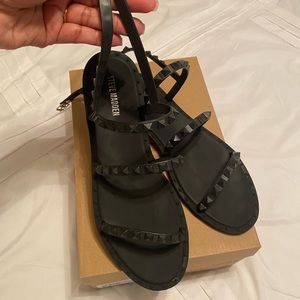 Steve Madden black sandals